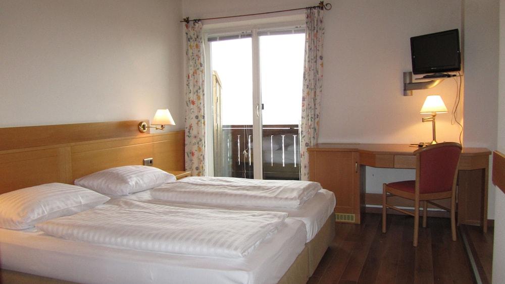 Schoene Aussicht Szálloda 3*