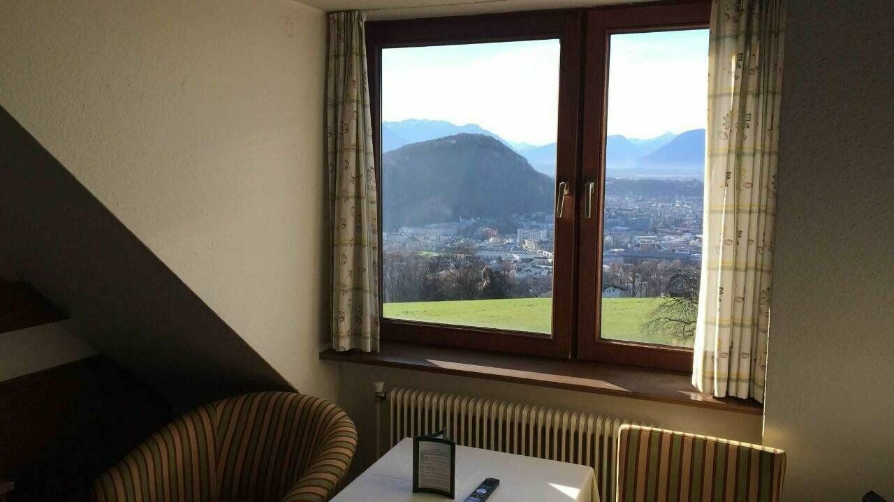 Schoene Aussicht Szálloda 3*